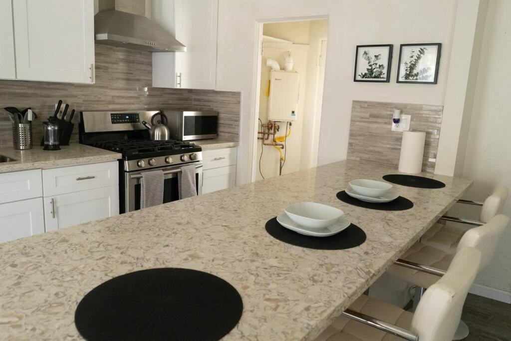 לוס אנג'לס Spacious 2-Bedroom Unit In Hollywood מראה חיצוני תמונה