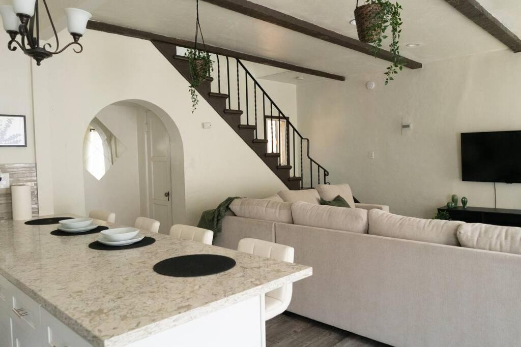 לוס אנג'לס Spacious 2-Bedroom Unit In Hollywood מראה חיצוני תמונה