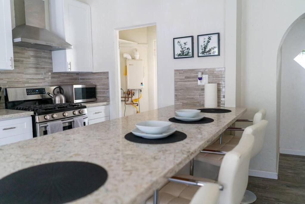 לוס אנג'לס Spacious 2-Bedroom Unit In Hollywood מראה חיצוני תמונה