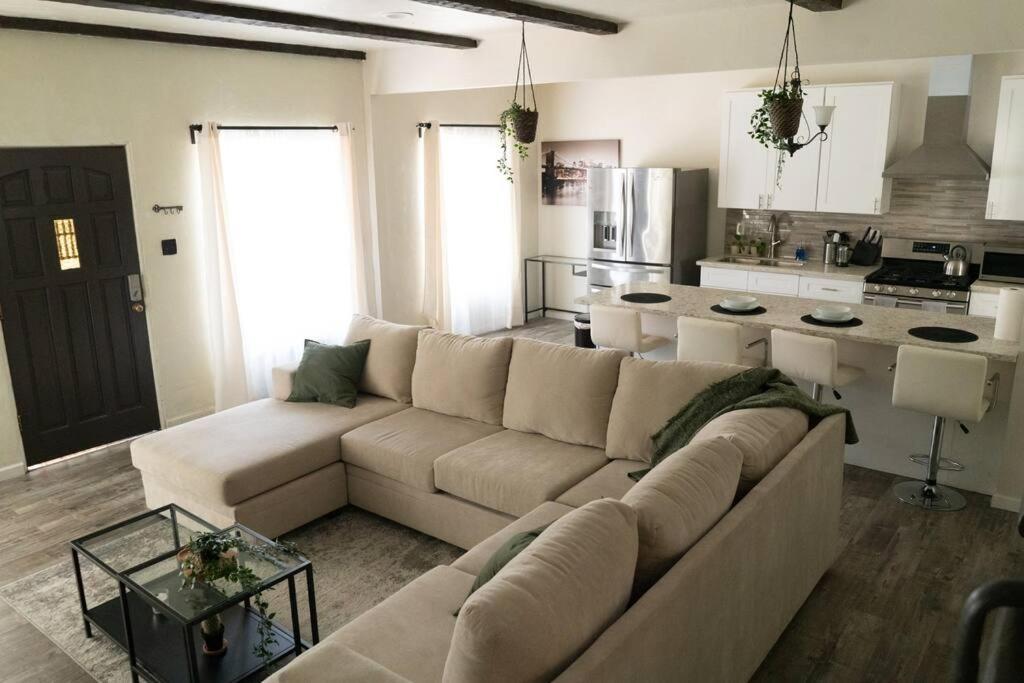 לוס אנג'לס Spacious 2-Bedroom Unit In Hollywood מראה חיצוני תמונה