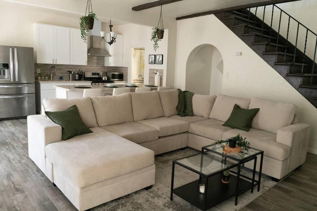 לוס אנג'לס Spacious 2-Bedroom Unit In Hollywood מראה חיצוני תמונה